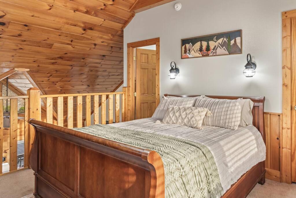 Cozy Cabin In The Smokies!!! Fully Furnished And Complete With Community Indoor And Outdoor Pools And Spas, Game And Fitness Rooms As Well As A Private Hot Tub พิเจนฟอร์จ ภายนอก รูปภาพ