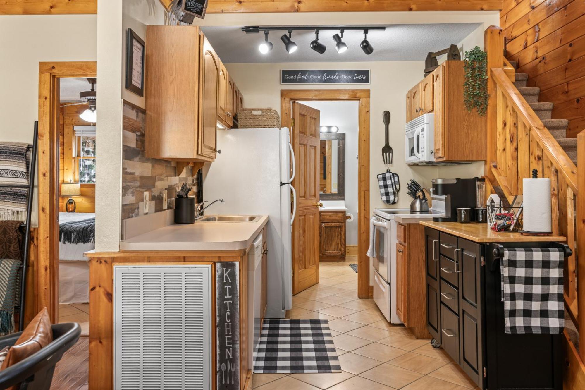 Cozy Cabin In The Smokies!!! Fully Furnished And Complete With Community Indoor And Outdoor Pools And Spas, Game And Fitness Rooms As Well As A Private Hot Tub พิเจนฟอร์จ ภายนอก รูปภาพ